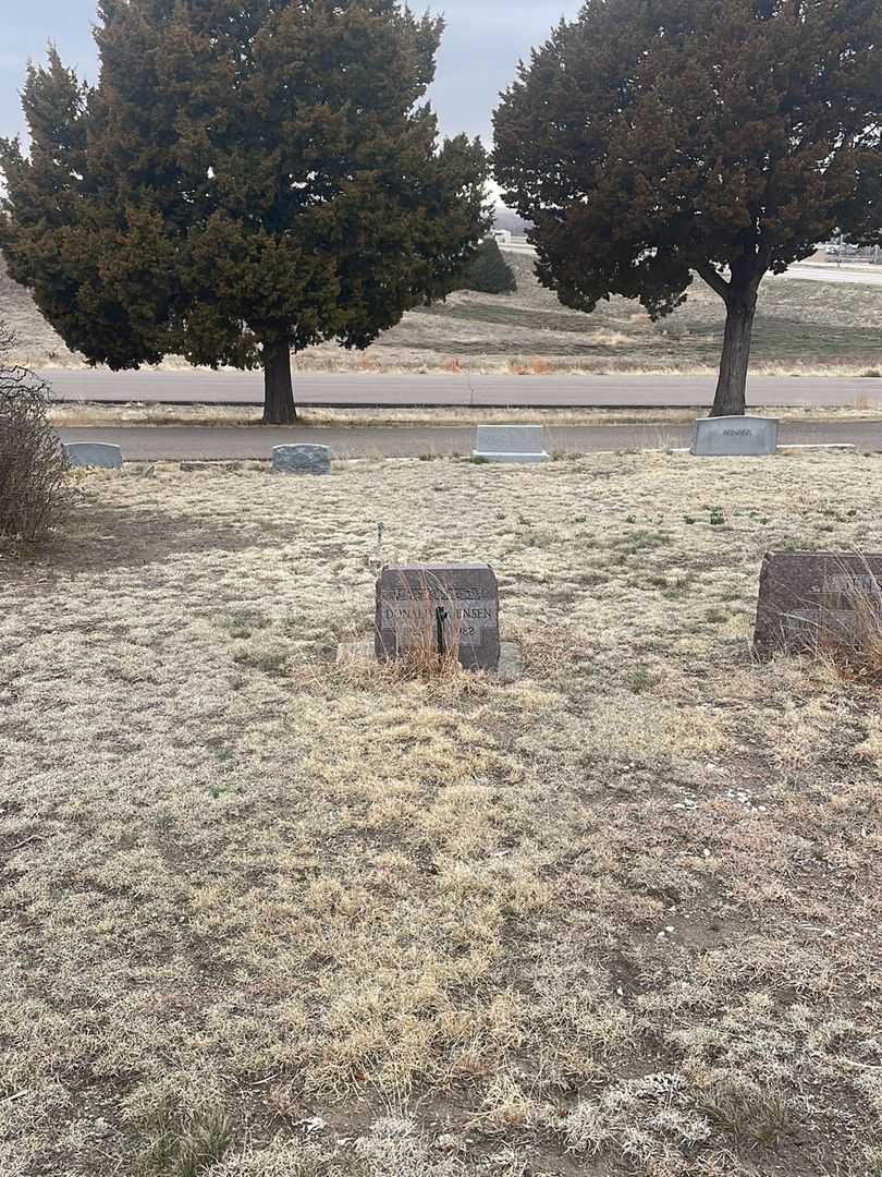 Donald E. Jensen's grave. Photo 1