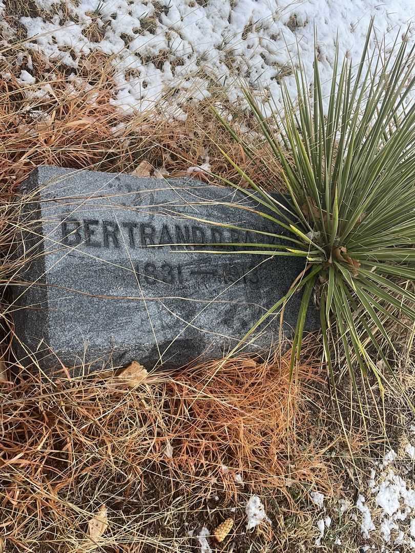 Bertrand D. Parker's grave. Photo 2