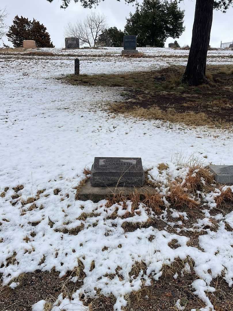 Clifford Camelin's grave. Photo 1