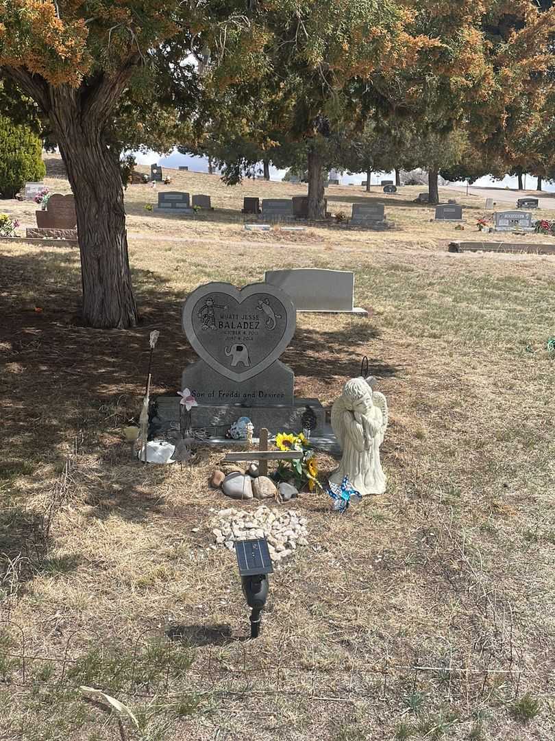 Wyatt Jesse Baladez's grave. Photo 1