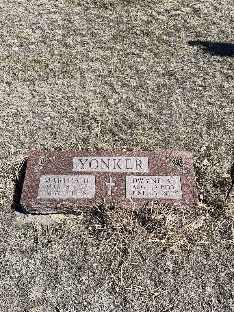Martha H. Yonker's grave. Photo 2