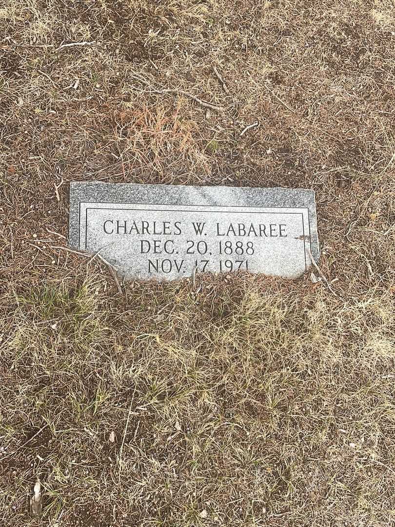 Charles W. Labaree's grave. Photo 3