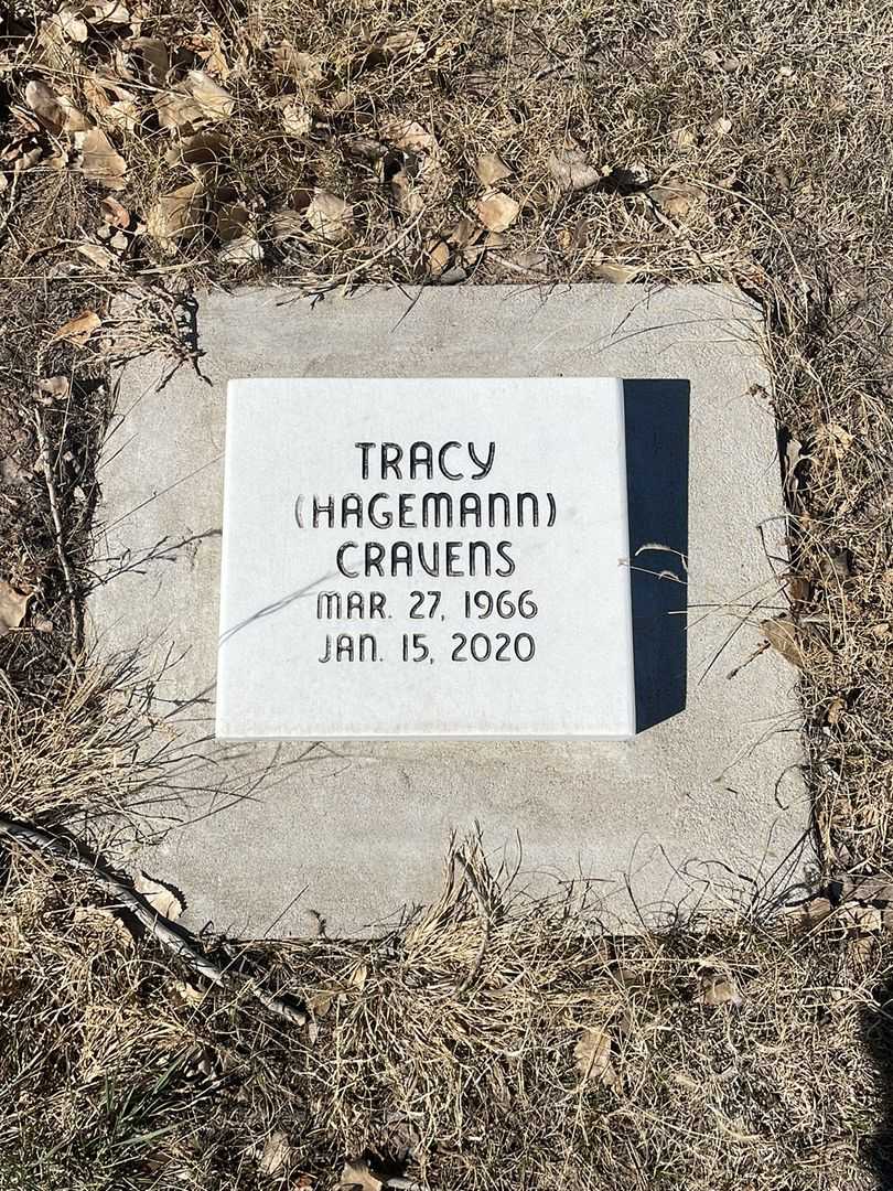 Tracy Hagemann Cravens's grave. Photo 4