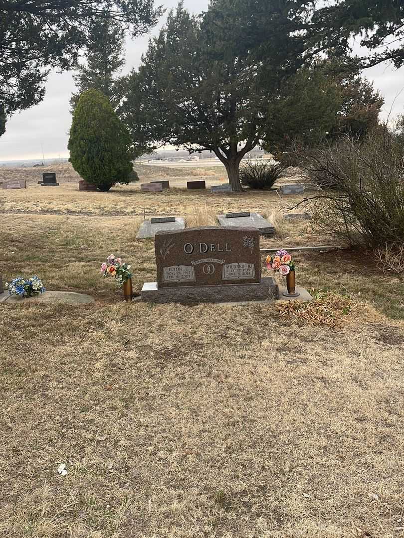 Mildred B. O'Dell's grave. Photo 1