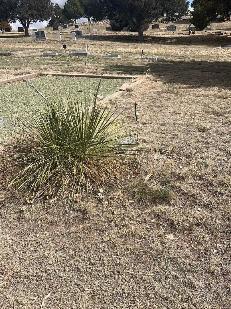 Jack T. Schlung's grave. Photo 1