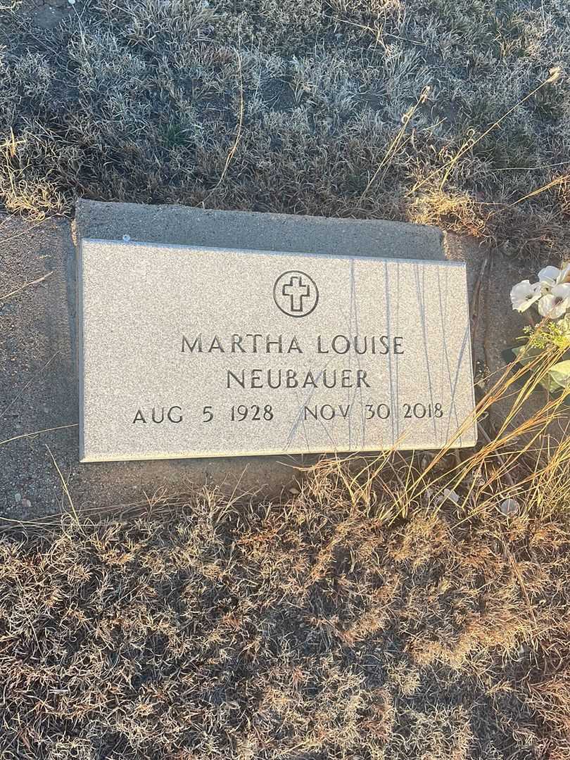 Martha Louise Neubauer's grave. Photo 3