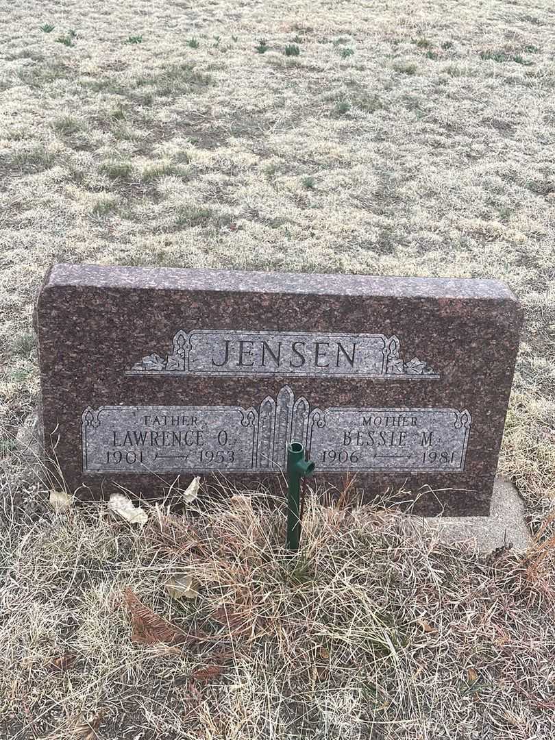 Bessie M. Jensen's grave. Photo 2