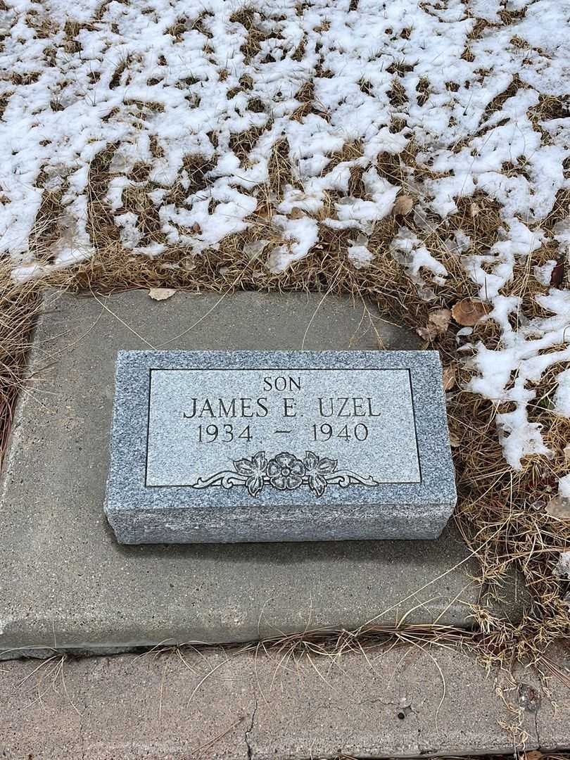 James E. Uzel's grave. Photo 2