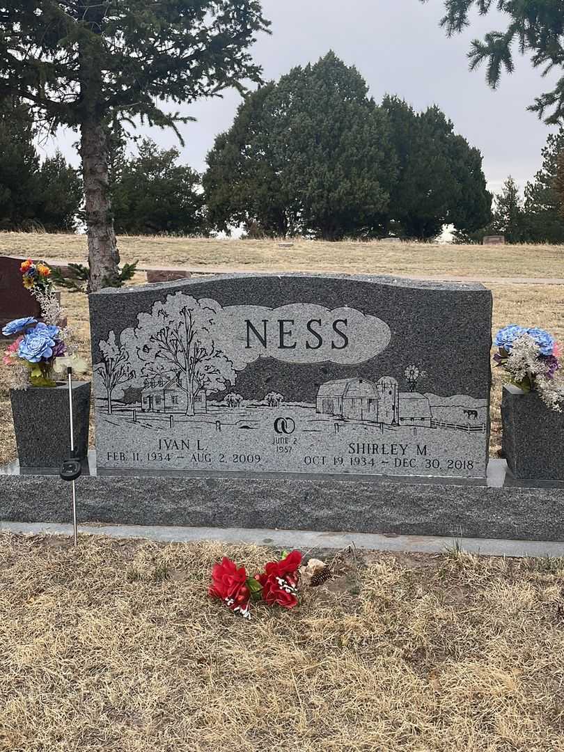Ivan LeRoy Ness's grave. Photo 2
