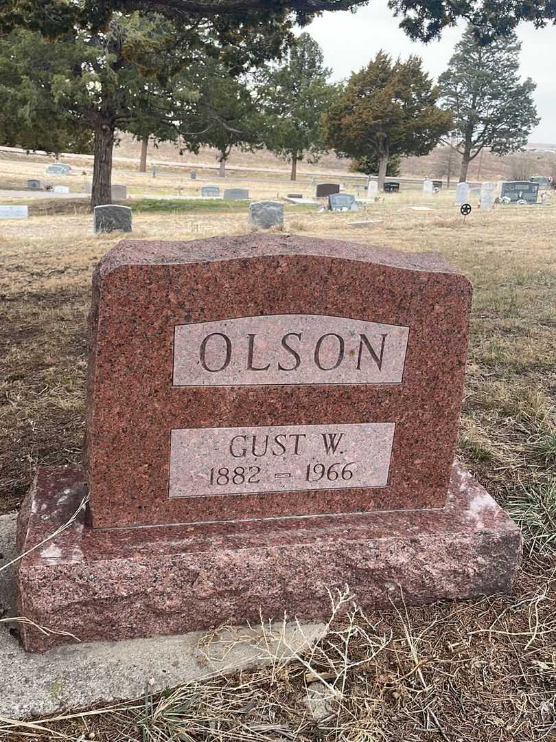 Gust W. Olson's grave. Photo 2