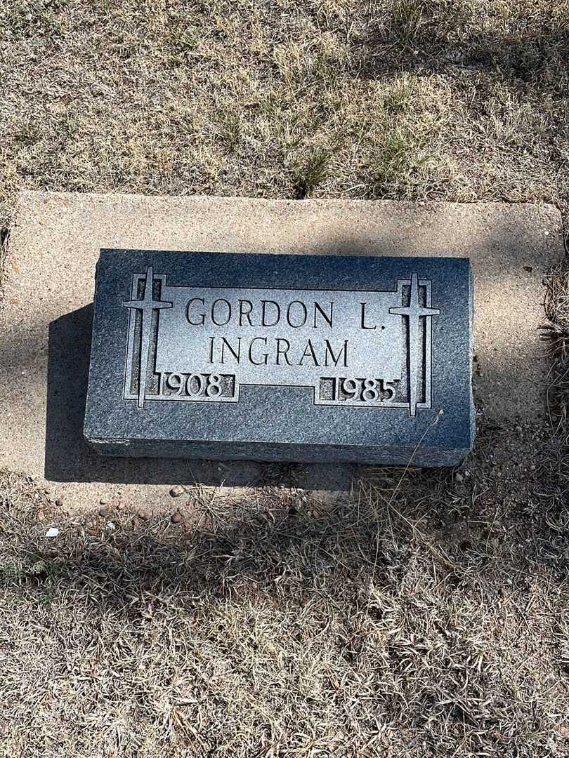 Gordon L. Ingram's grave. Photo 3