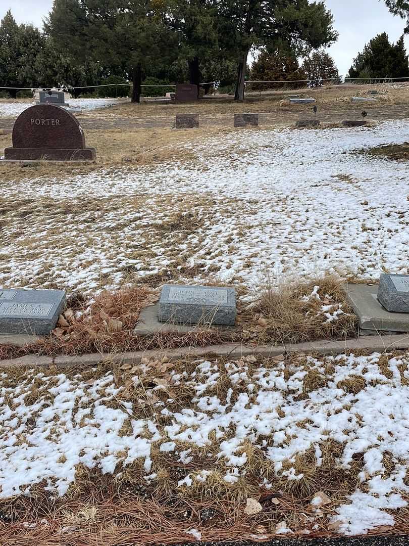 James E. Uzel's grave. Photo 3
