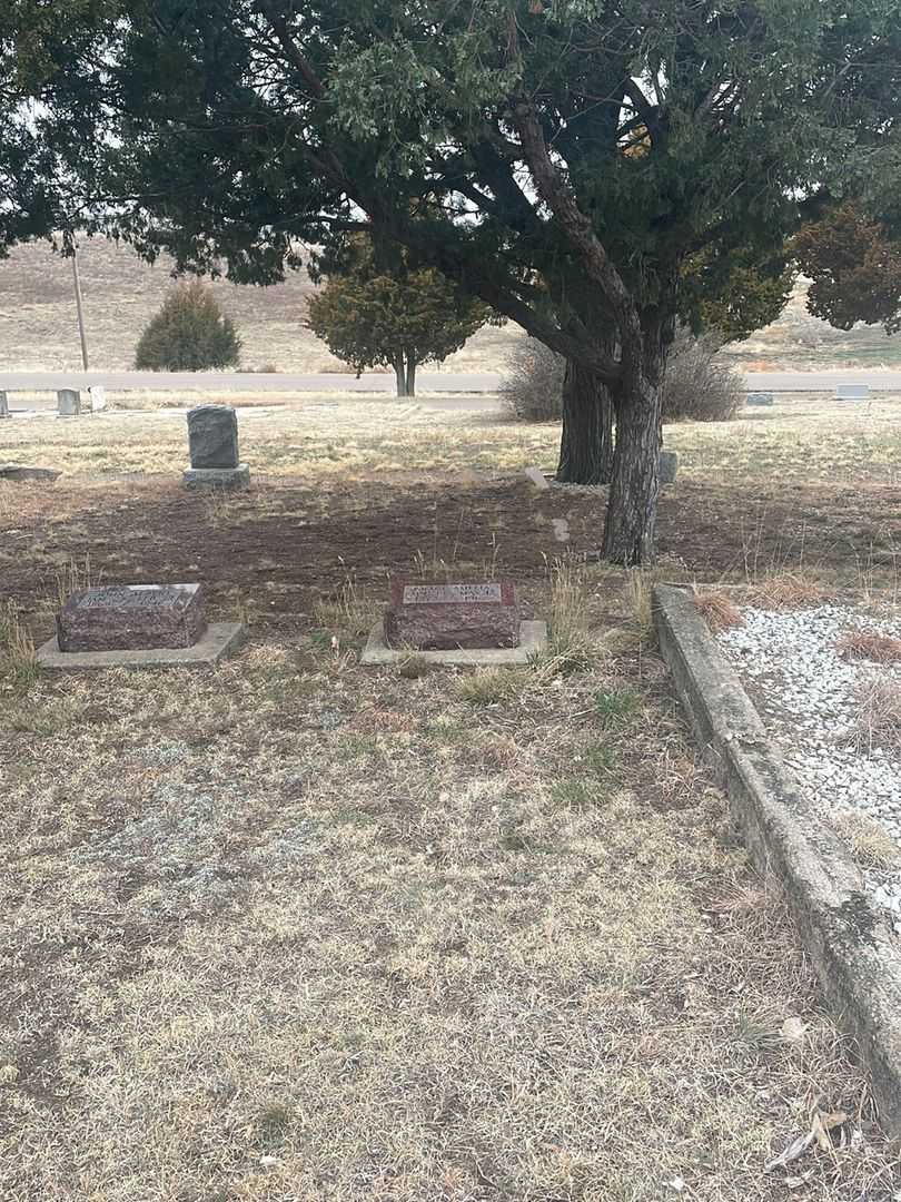Grace Amelia Theiss's grave. Photo 2