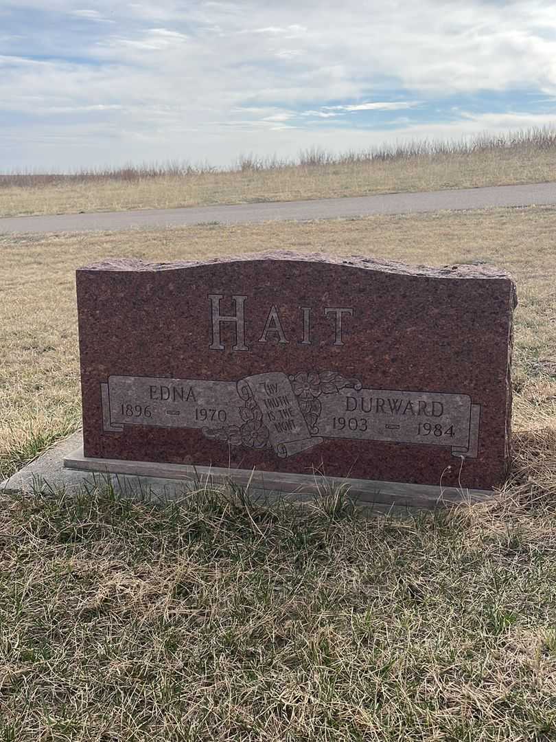 Edna Hait's grave. Photo 2