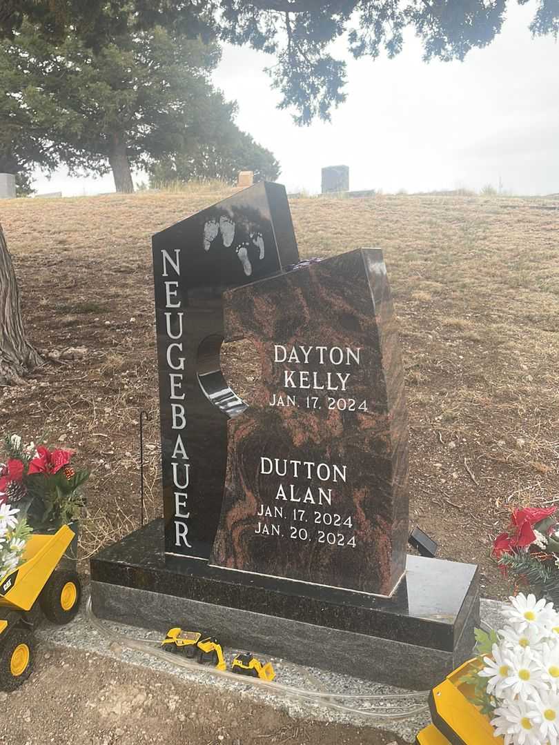 Dutton Alan Neugebauer's grave. Photo 2