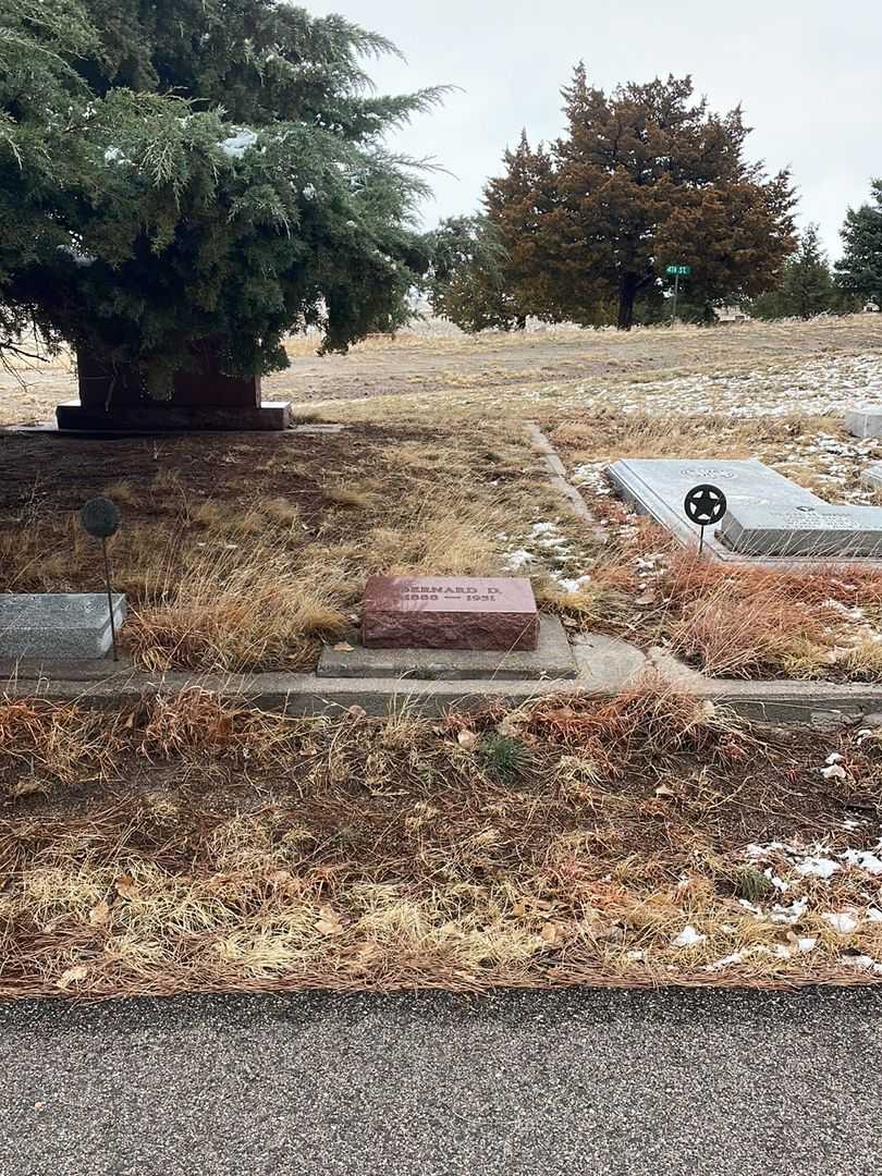 Bernard D. Achenbach's grave. Photo 2