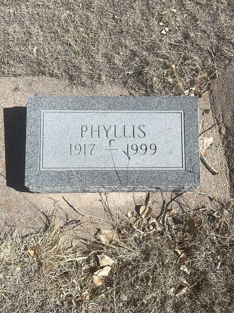 Phyllis Kalb's grave. Photo 3