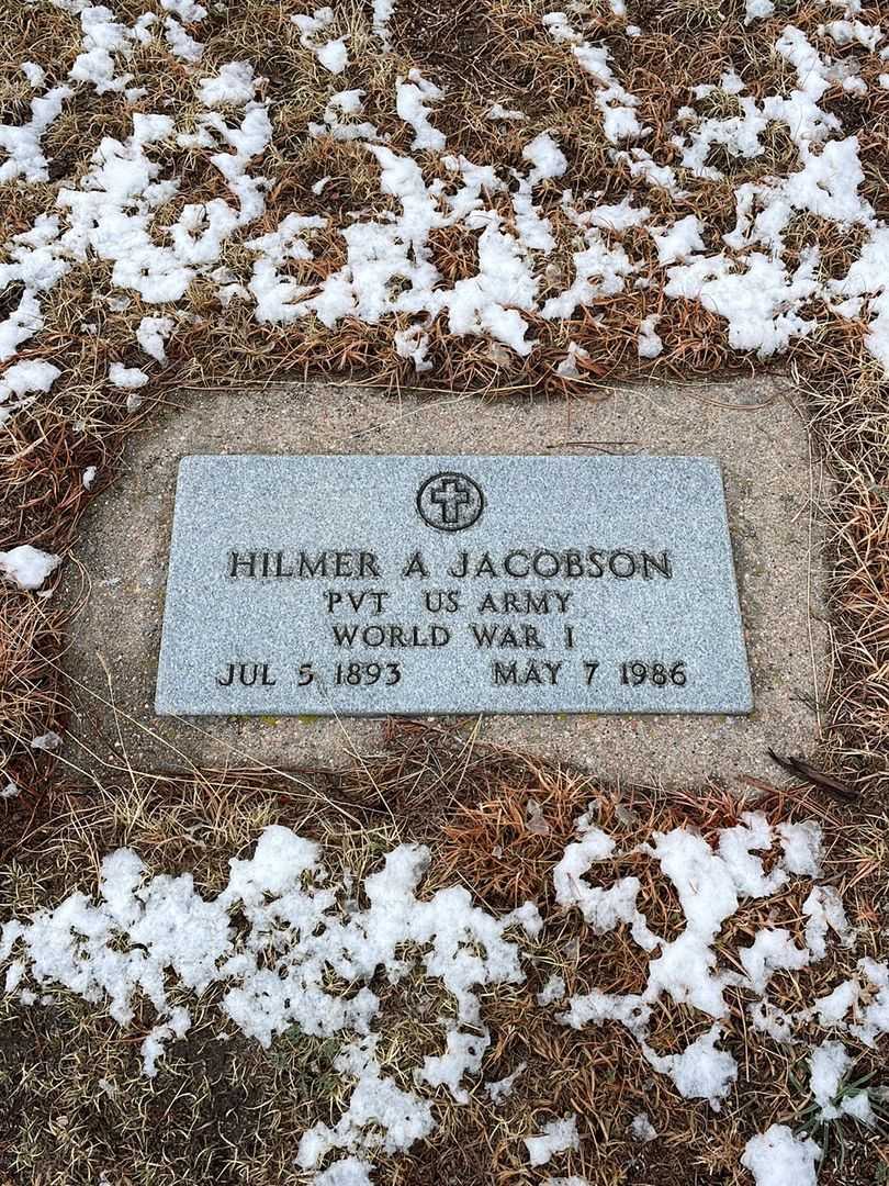 Hilmer A. Jacobson's grave. Photo 3