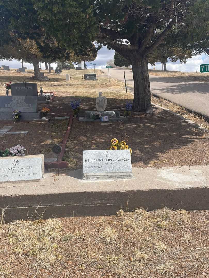 Reinaldo Lopez Garcia's grave. Photo 3